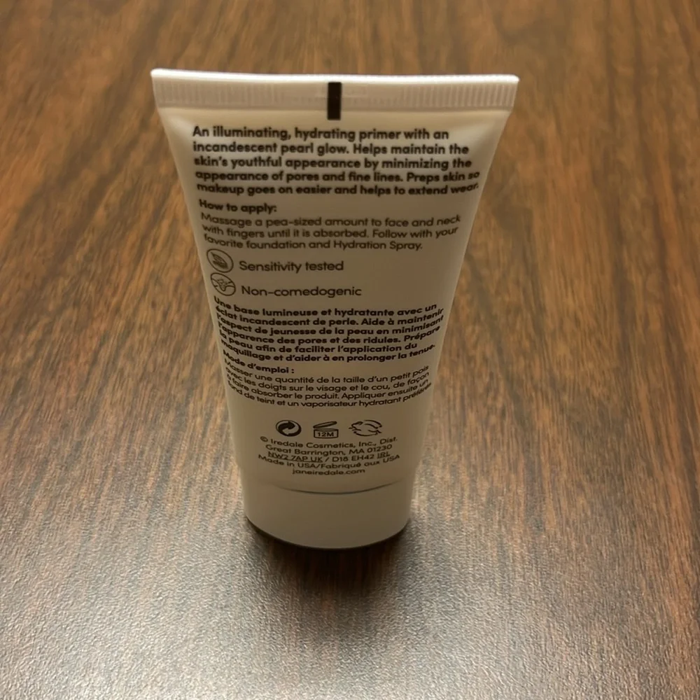 Janie Iredale Smooth‎ Affair Illuminating Glow face primer, new